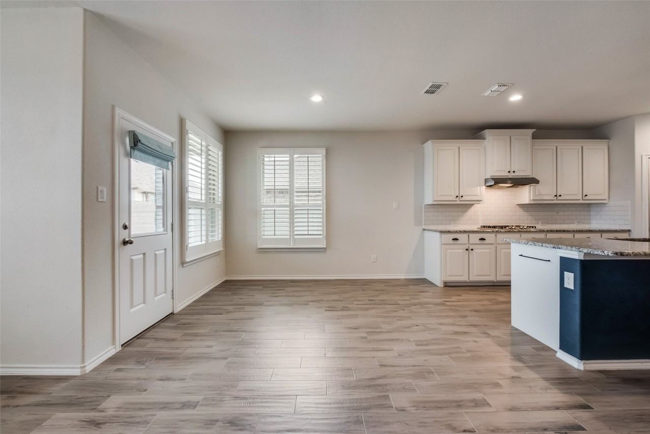 709 Falcon Rd - Photo 7 of 19