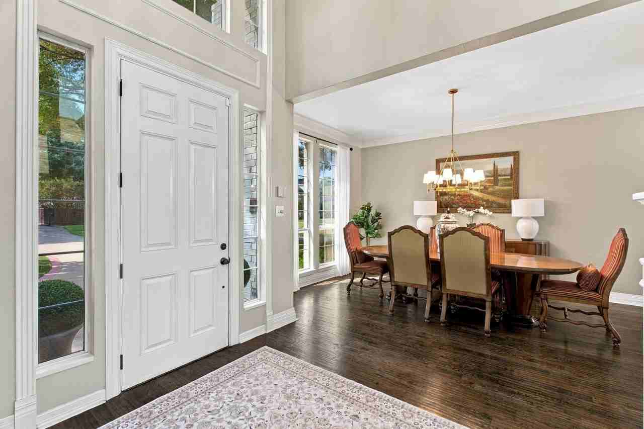 5909 Highland Hills Ln - Photo 2 of 40