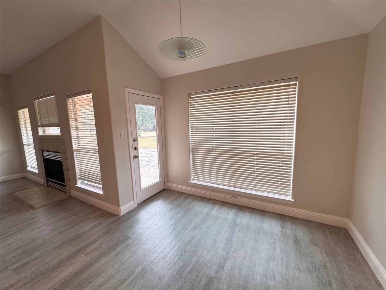 11313 Sunrise Ln - Photo 7 of 24