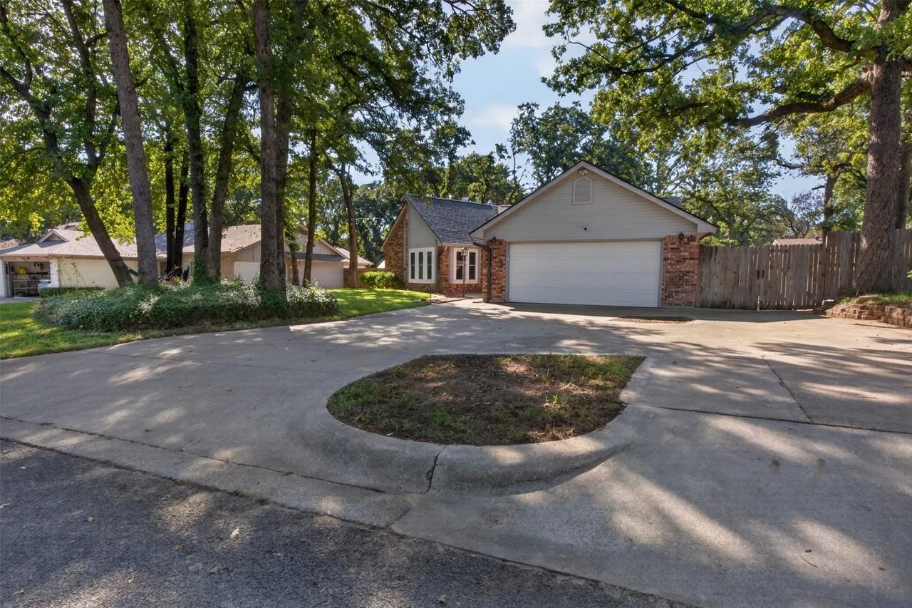 404 Greenleaf Dr - Photo 6 of 40