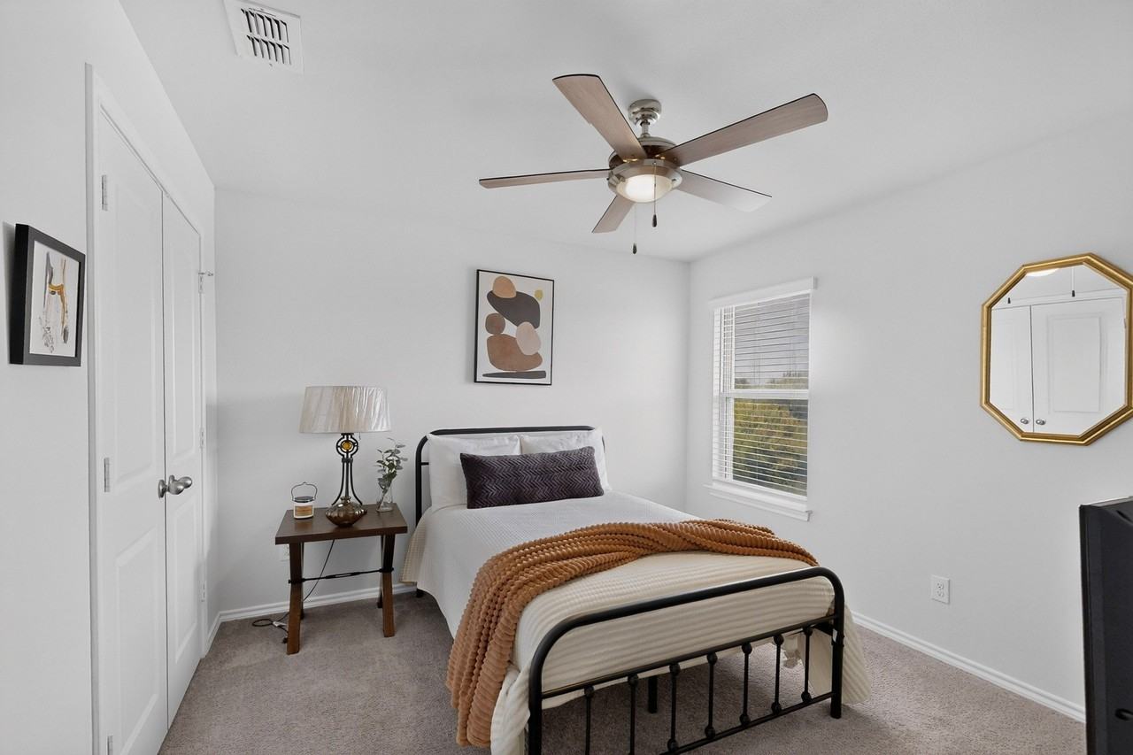 11700 Aldermoor Ct - Photo 4 of 13