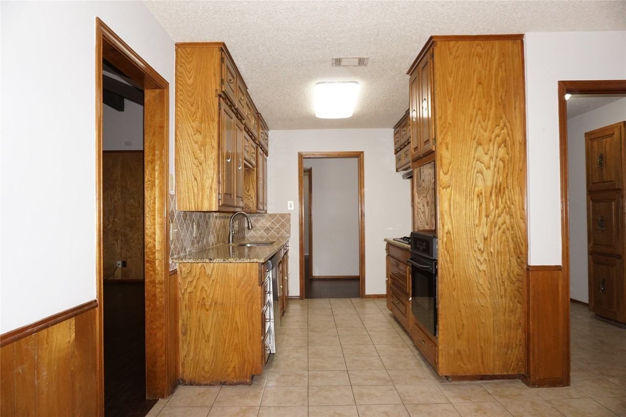 2701 Meadow Crk - Photo 6 of 17