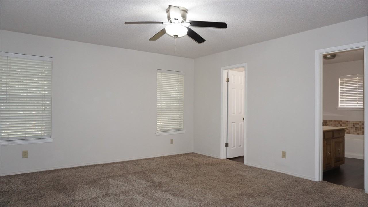 2701 Meadow Crk - Photo 7 of 17