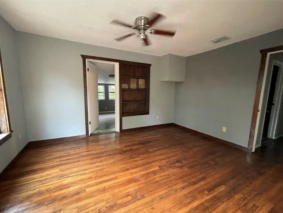 905 E Hook St - Photo 5 of 23