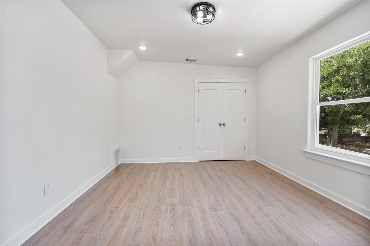 2508 Race St - Photo 6 of 7