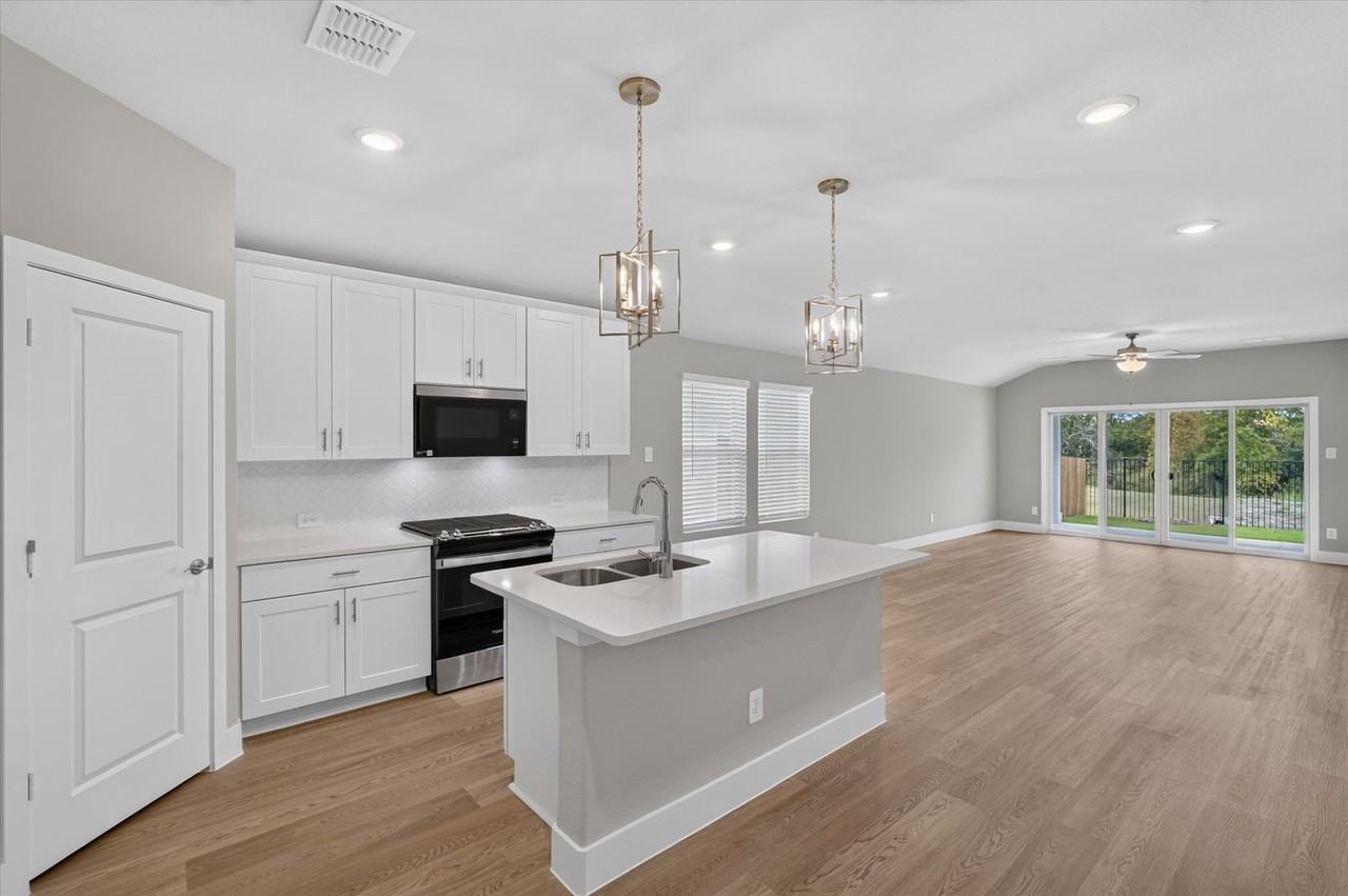 6108 Chickney Dr - Photo 3 of 32