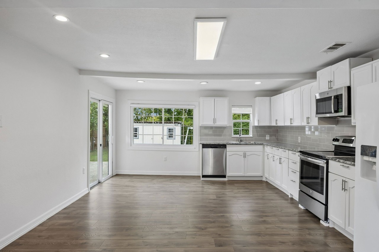 2245 County Road 337 - Photo 2 of 24
