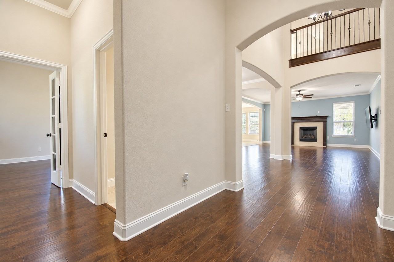 3814 Hyde Park Dr - Photo 5 of 36