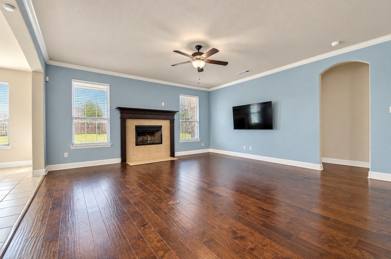 3814 Hyde Park Dr - Photo 6 of 36