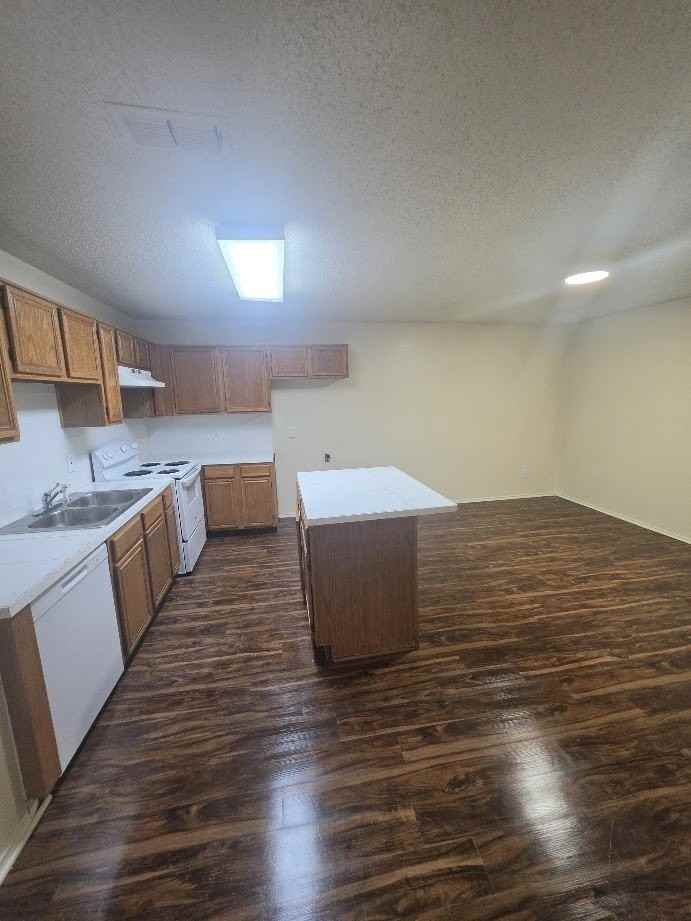 3021 Lawndale Dr - Photo 5 of 17