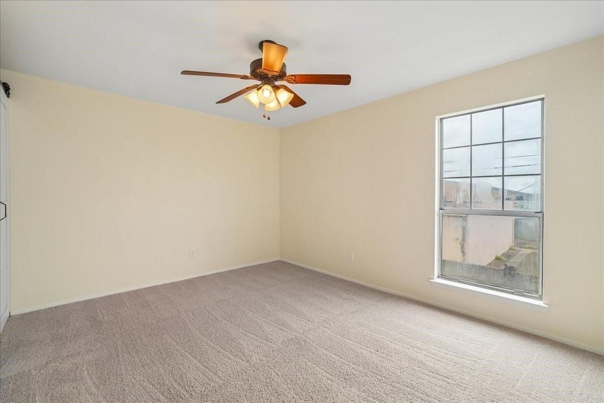 703 Lee St #6 - Photo 5 of 9