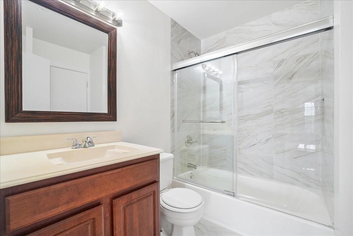 703 Lee St #6 - Photo 7 of 9