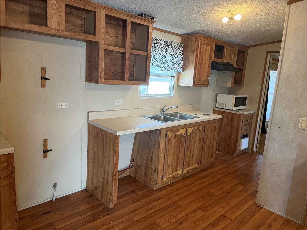 4912 Cedarwood Dr - Photo 5 of 11