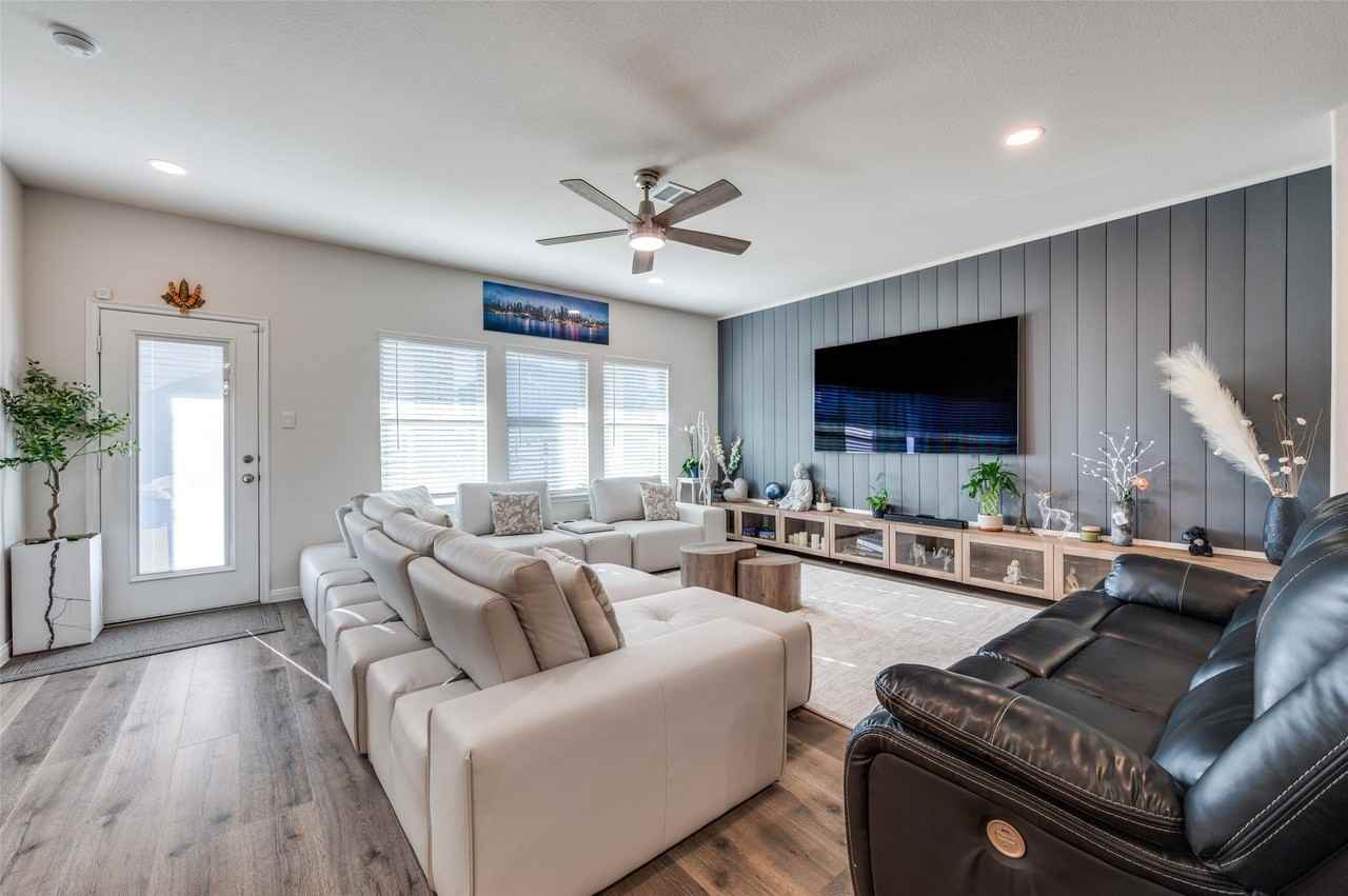 13408 Sueca Dr - Photo 3 of 15