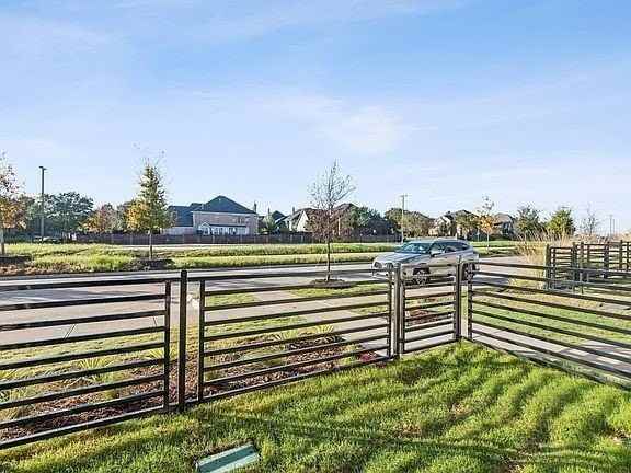 1193 Doris May Dr - Photo 3 of 15