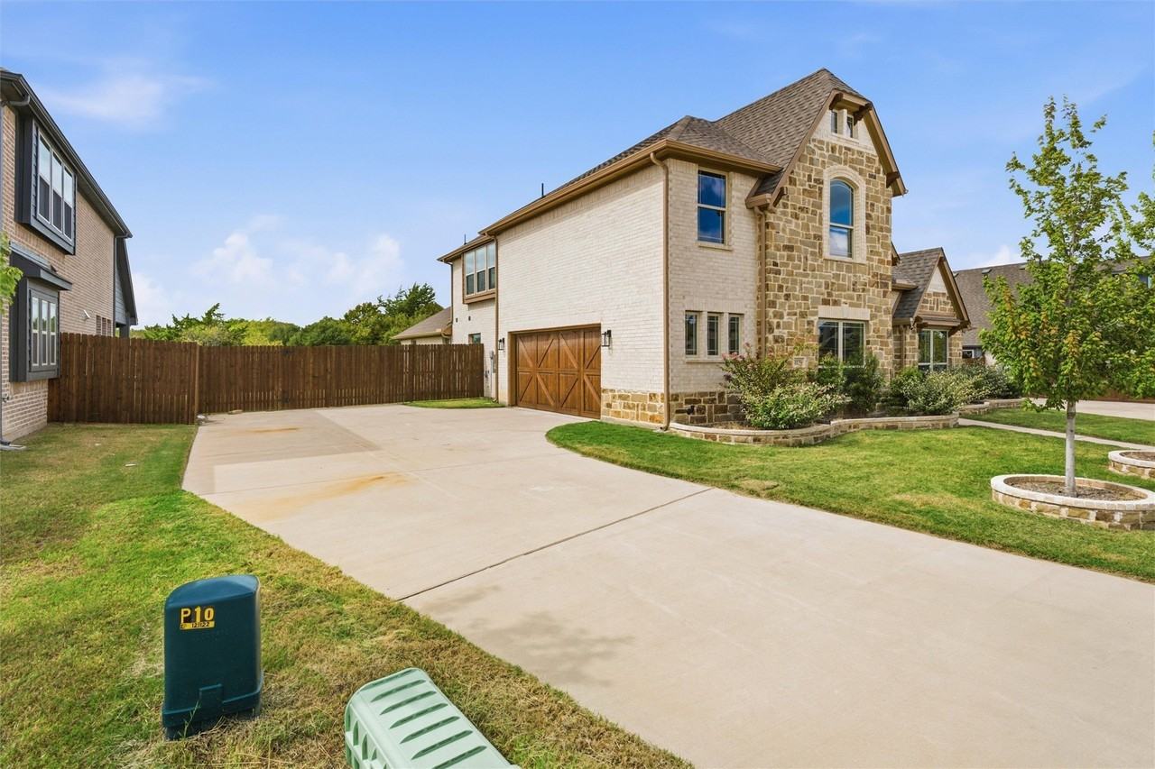 1133 Windy Vista Dr - Photo 2 of 29