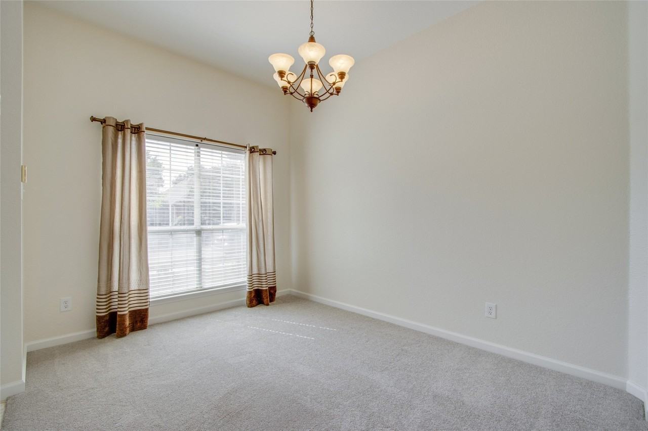 5304 Crossvine Ln - Photo 6 of 25