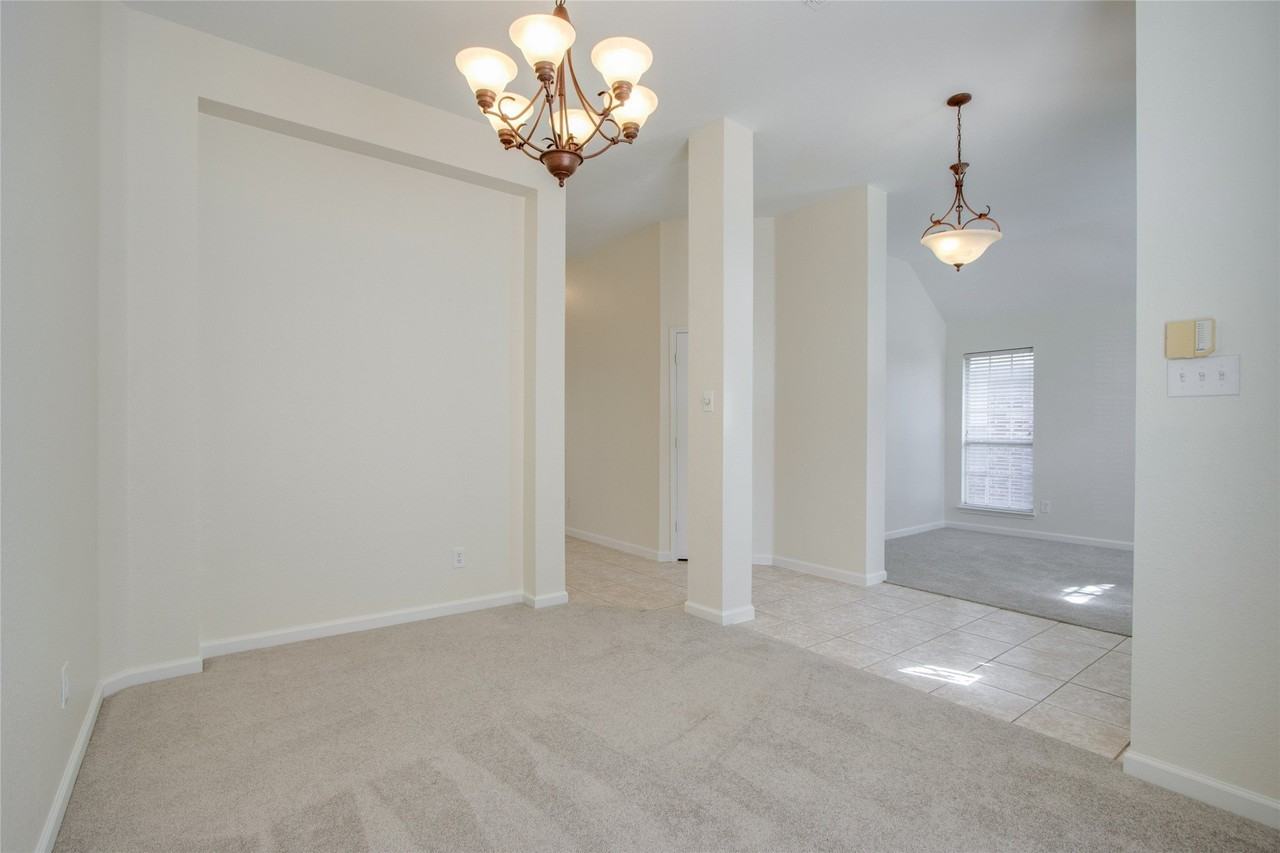 5304 Crossvine Ln - Photo 7 of 25
