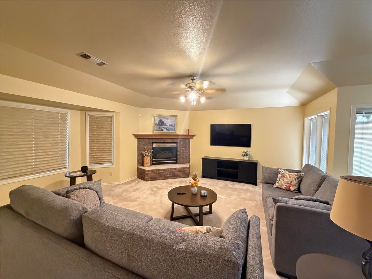 14 Wynrush Cir - Photo 4 of 21