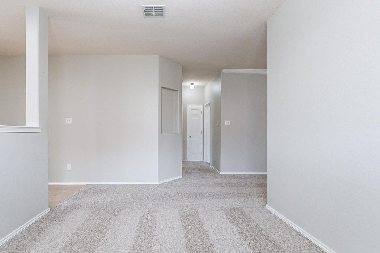 8817 Noontide Dr - Photo 7 of 28