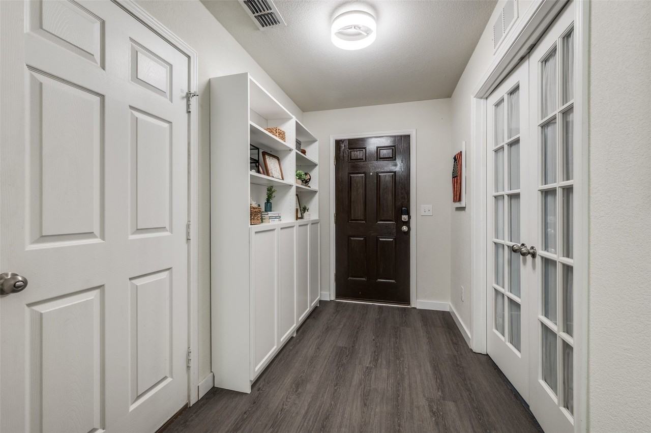 1720 Trace Dr - Photo 3 of 23