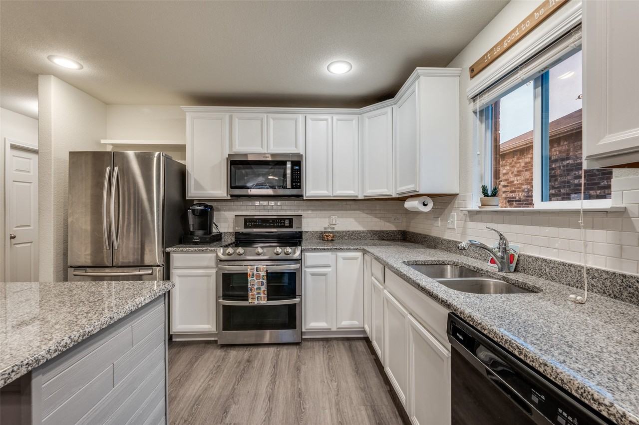 1720 Trace Dr - Photo 5 of 23