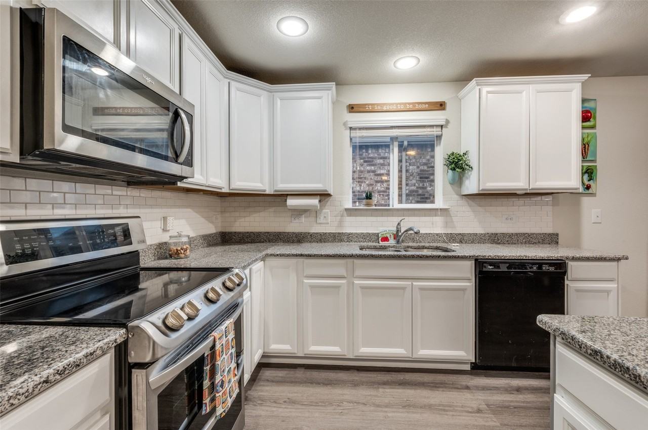 1720 Trace Dr - Photo 6 of 23
