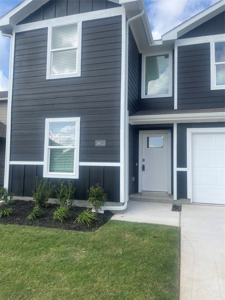16633 Hudson Prairie Way - Photo 2 of 24