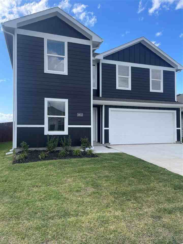 16633 Hudson Prairie Way - Photo 3 of 24