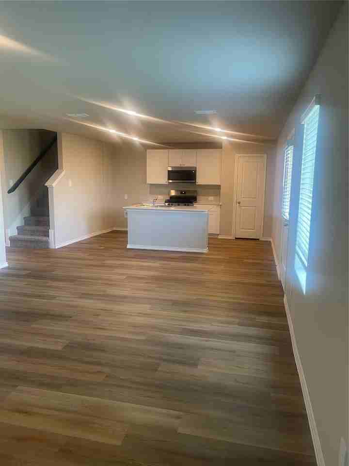16633 Hudson Prairie Way - Photo 7 of 24