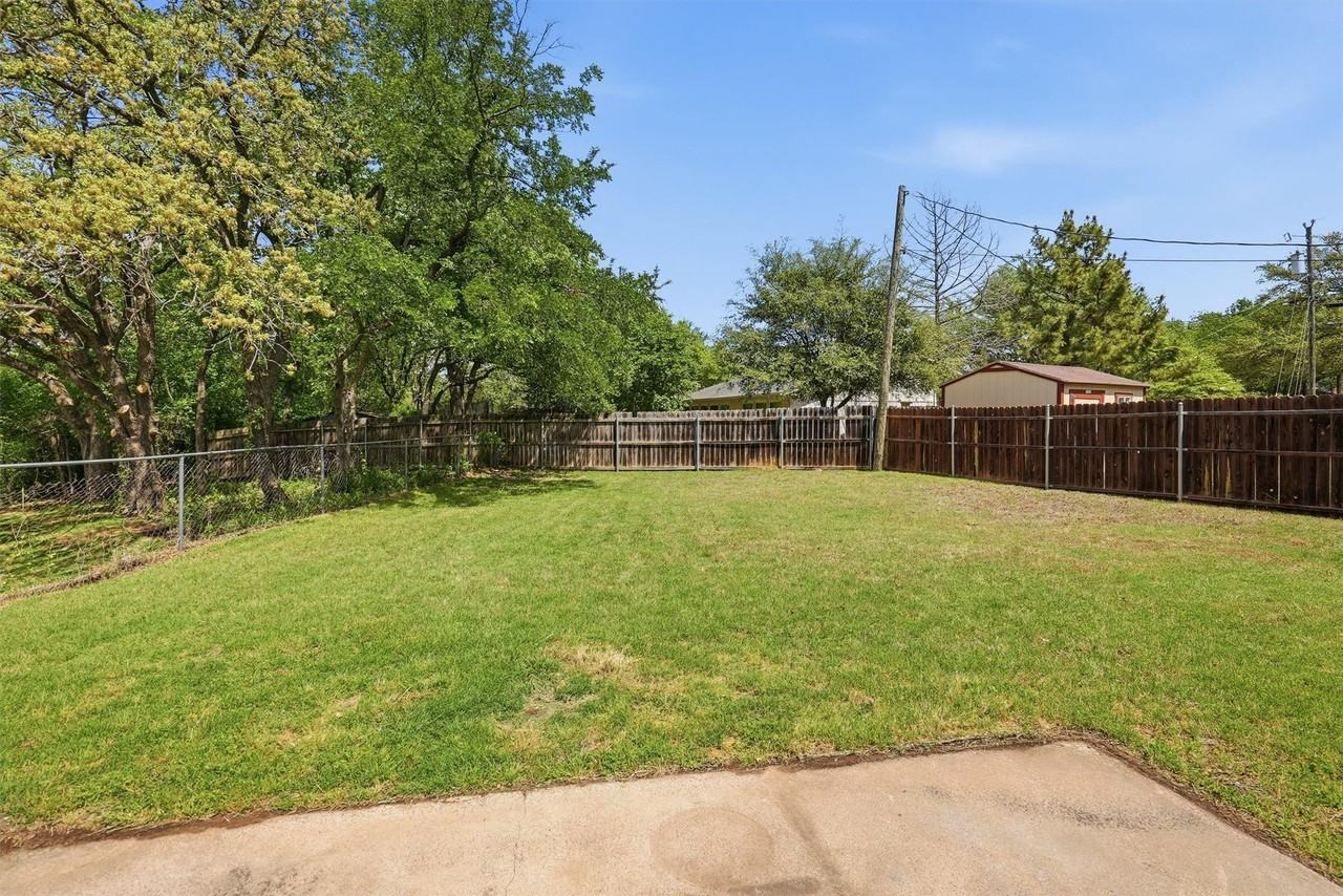 6106 Laredo Ct - Photo 6 of 40