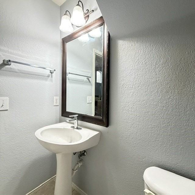 7198 Richmond Dr - Photo 2 of 8