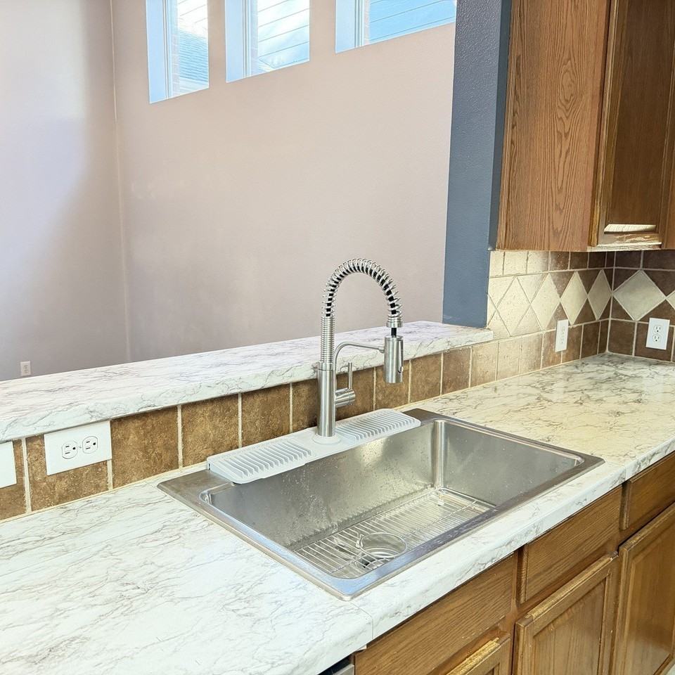 7198 Richmond Dr - Photo 4 of 8