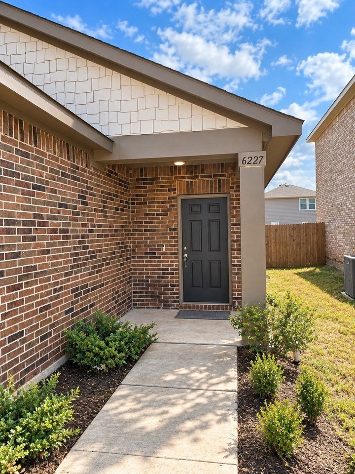 6227 Old Bridge Way - Photo 2 of 14