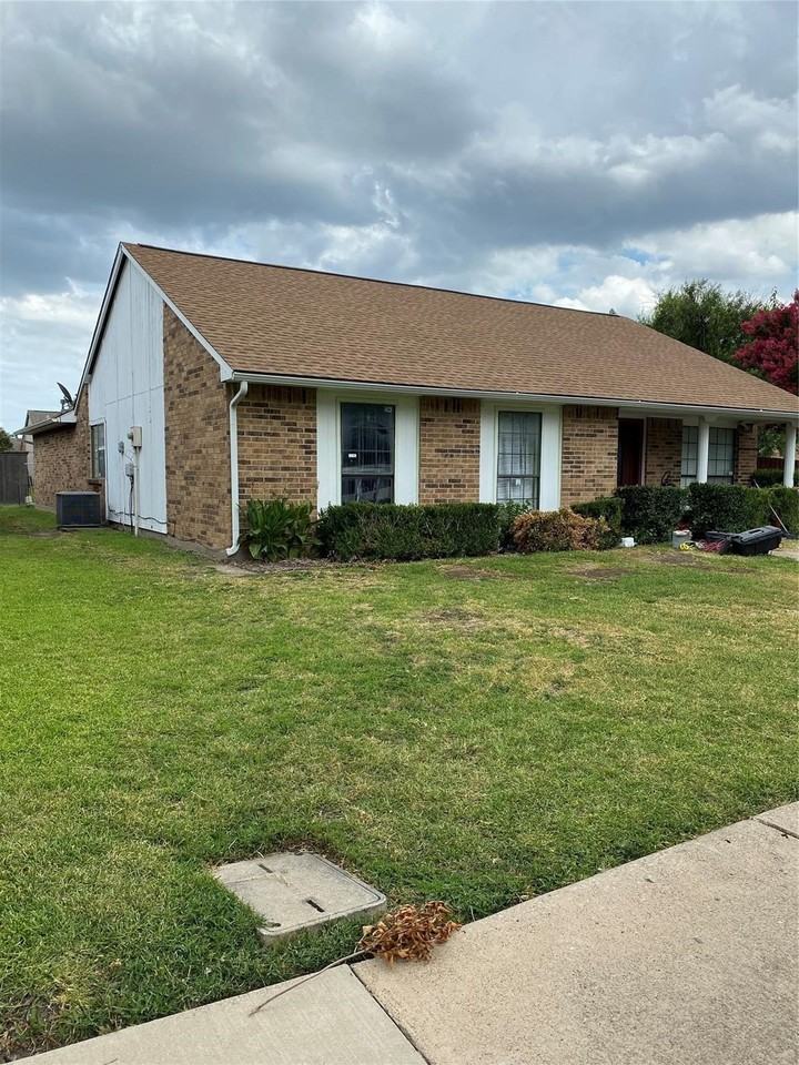 902 Maydelle Ln - Photo 2 of 6