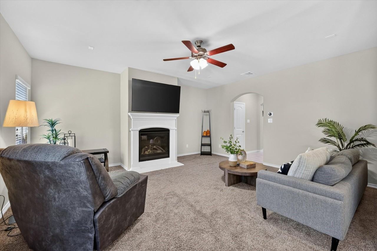 10317 Dimmit Pl - Photo 4 of 38