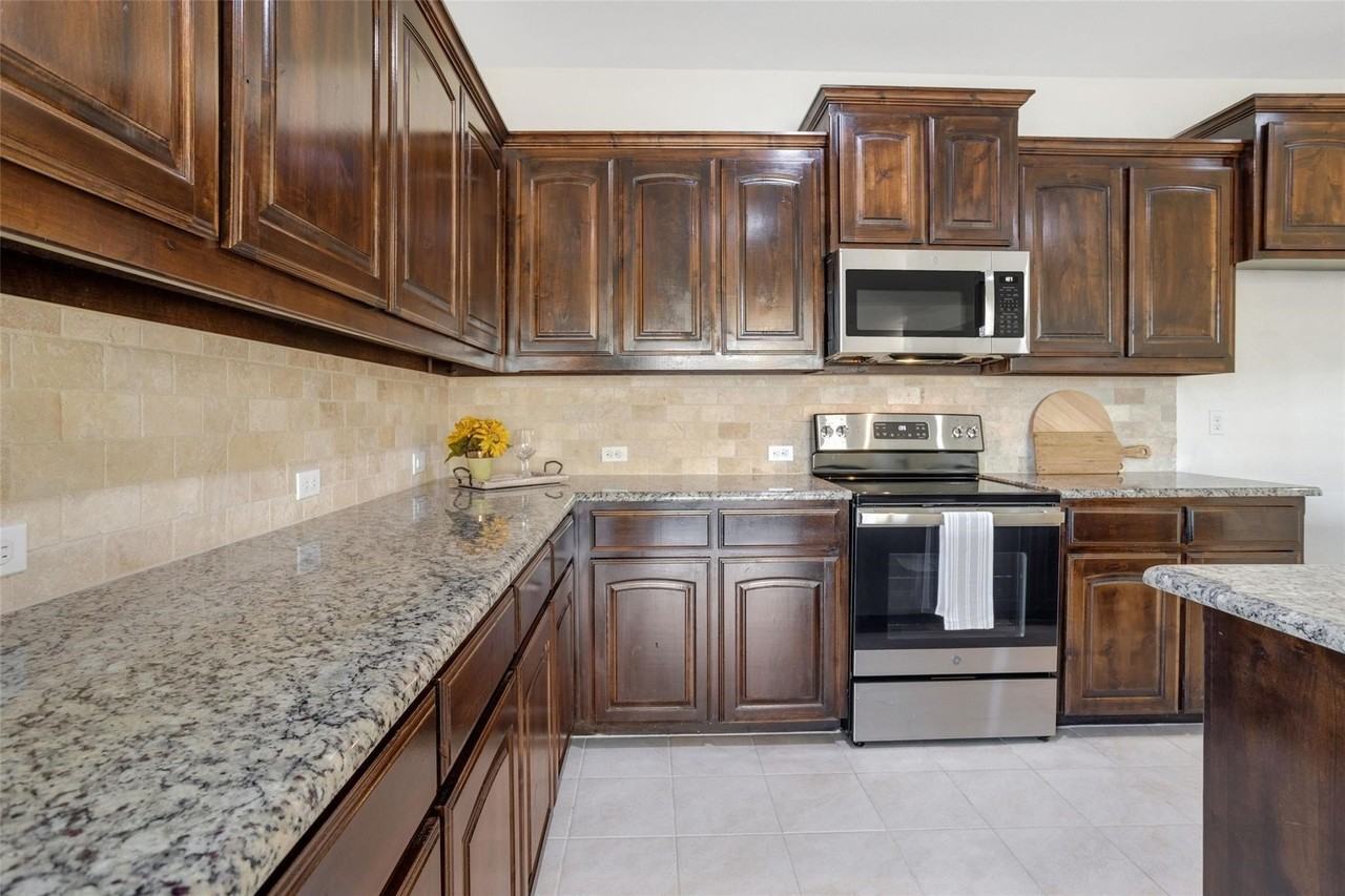3929 Kennedy Ranch Rd - Photo 3 of 15