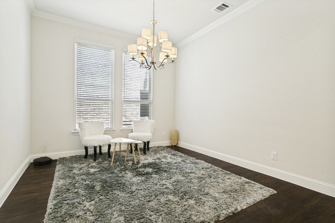 7906 Gulfstream Ln - Photo 3 of 21