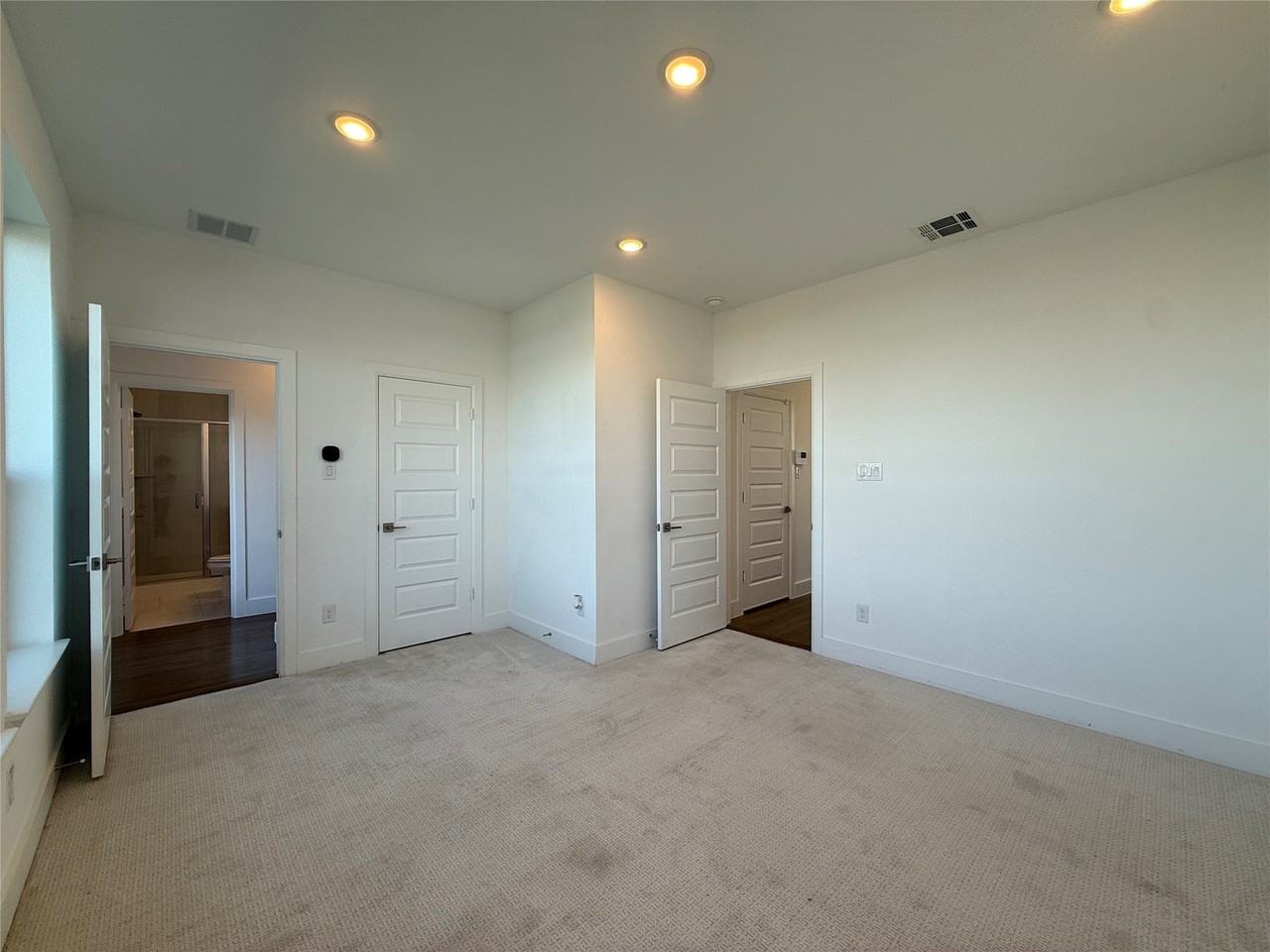 9223 Easy St - Photo 6 of 20