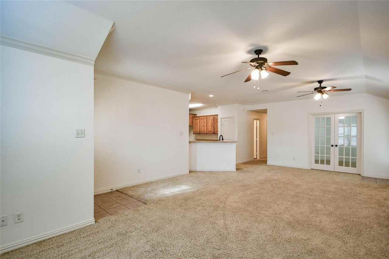 826 Rambling Ct - Photo 4 of 25