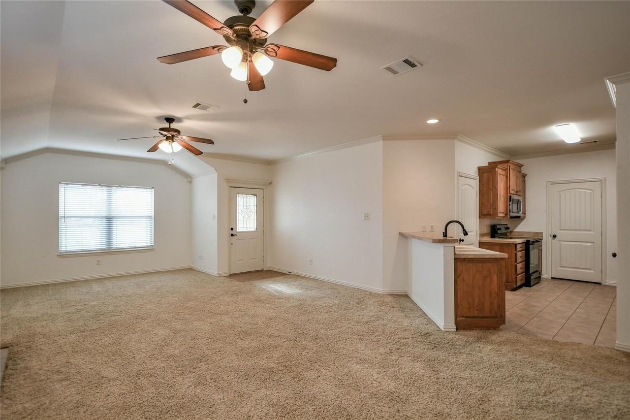 826 Rambling Ct - Photo 5 of 25