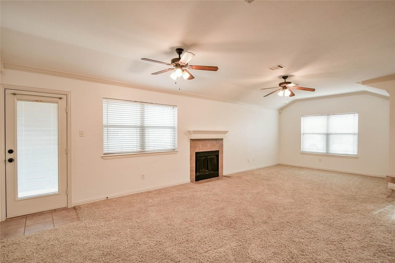 826 Rambling Ct - Photo 6 of 25