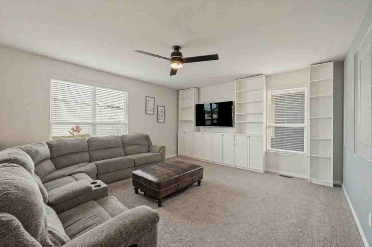 1608 Hinckley Ave - Photo 6 of 25