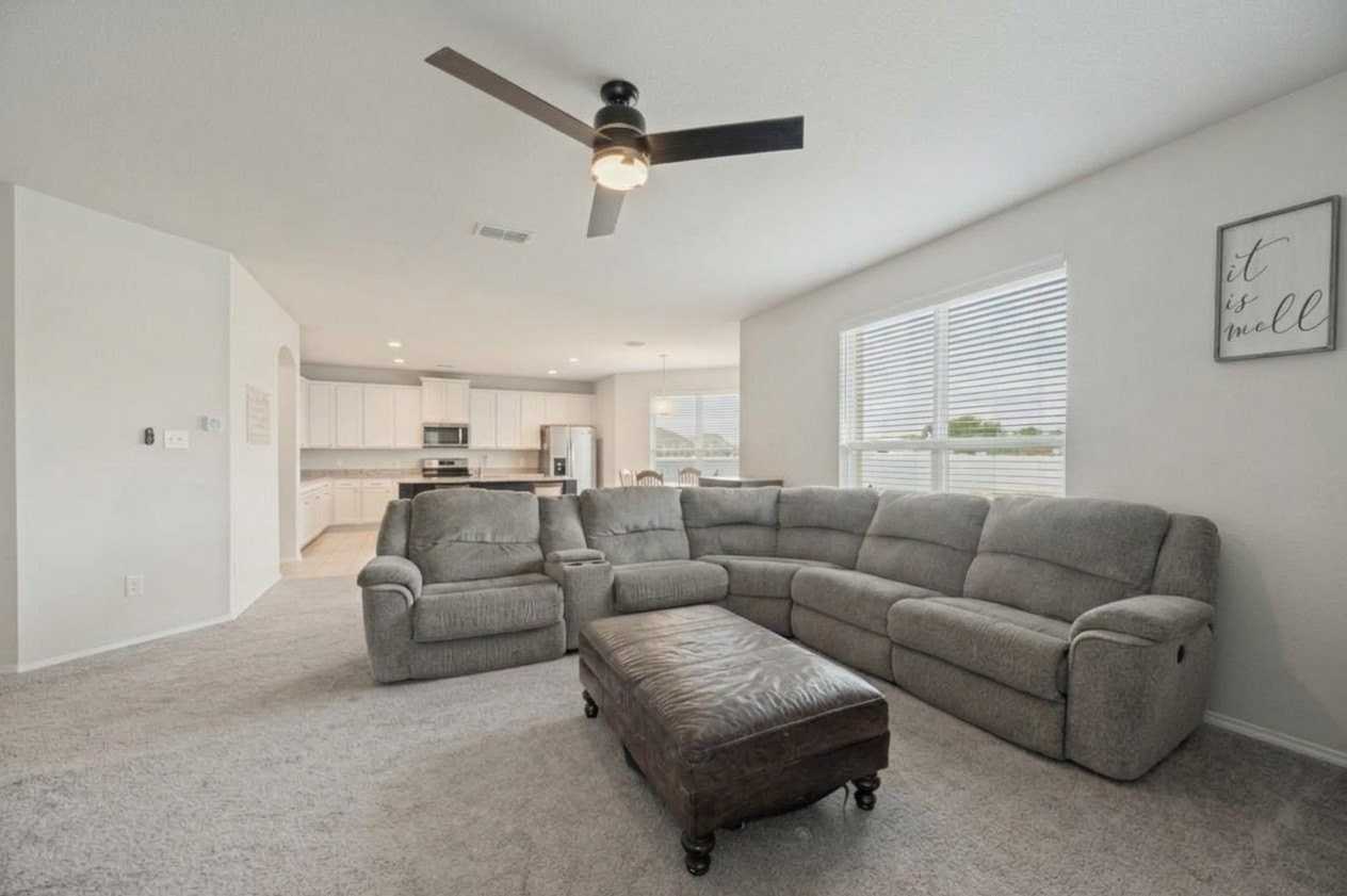 1608 Hinckley Ave - Photo 7 of 25