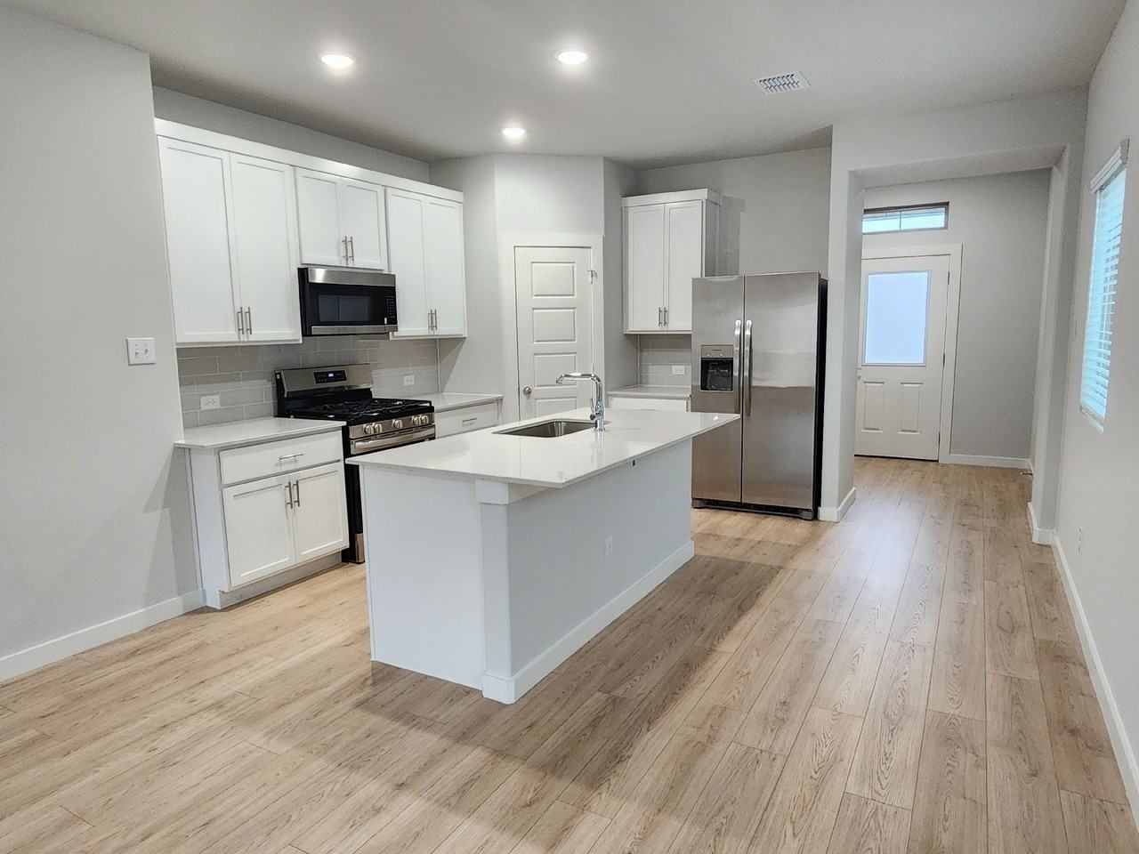 3405 High Valley Dr - Photo 2 of 15