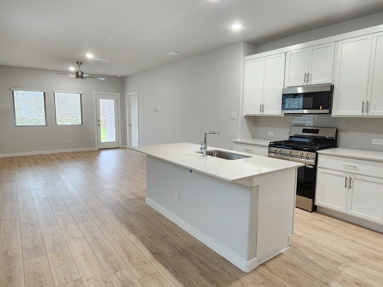 3405 High Valley Dr - Photo 3 of 15