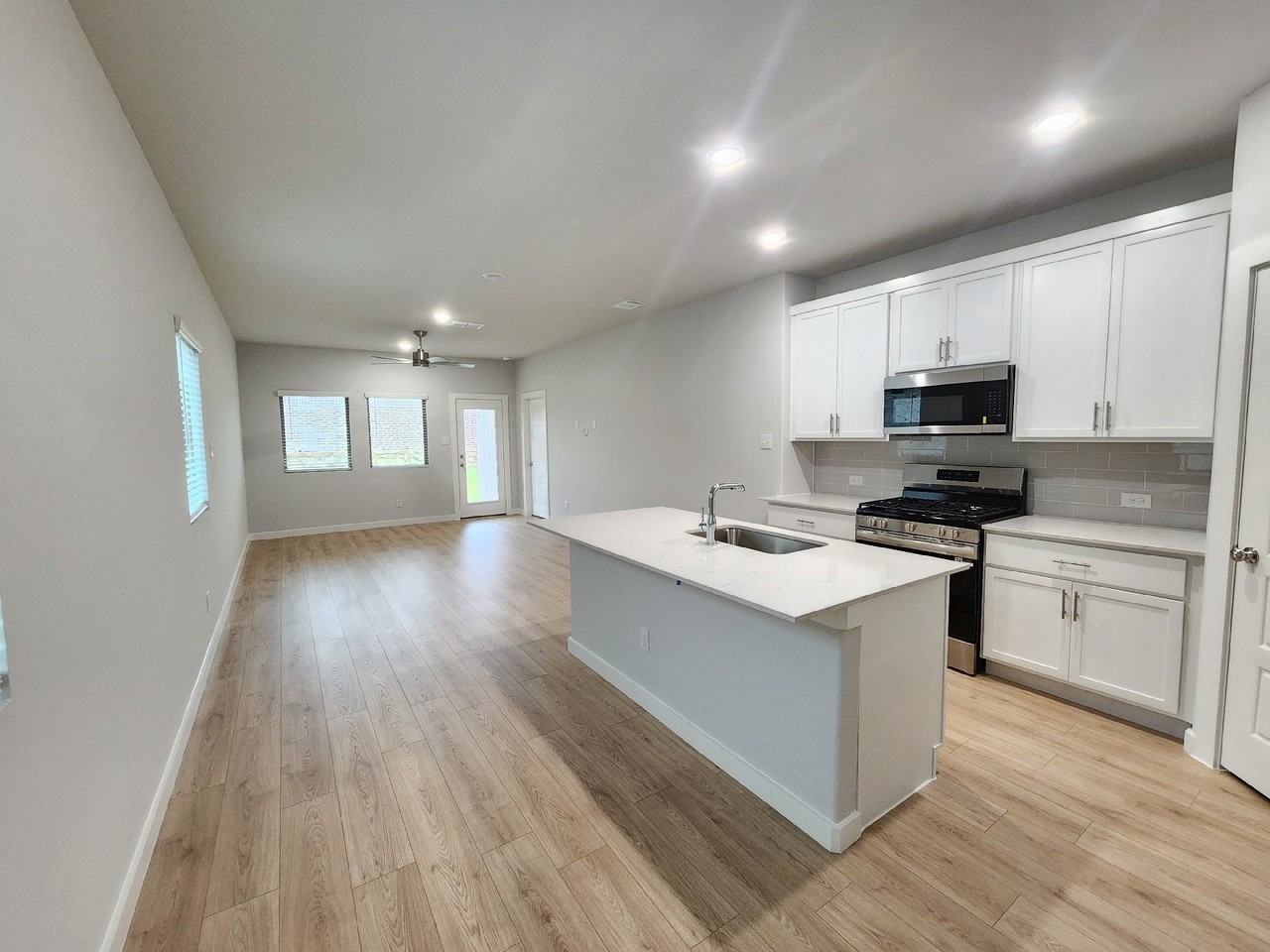 3405 High Valley Dr - Photo 4 of 15