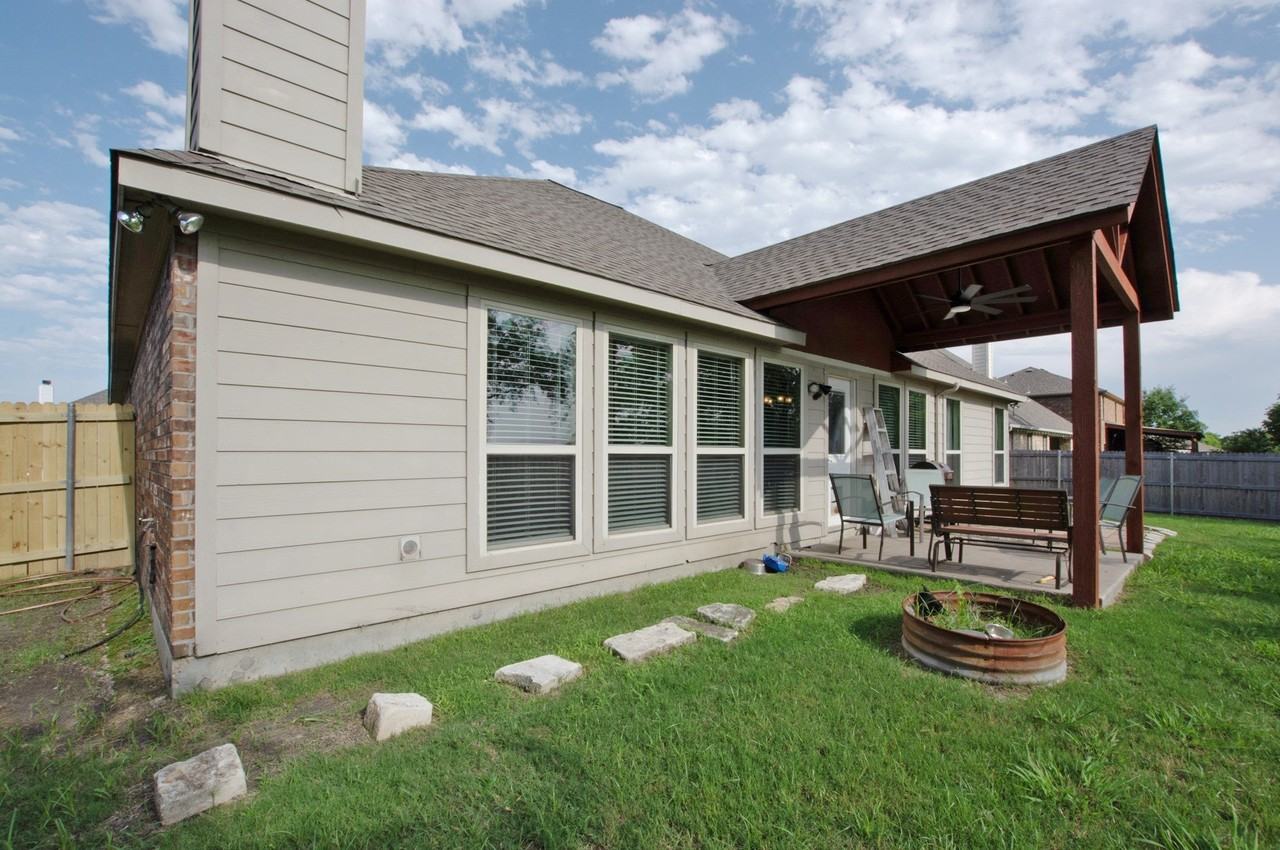 1309 N Houston St - Photo 6 of 35