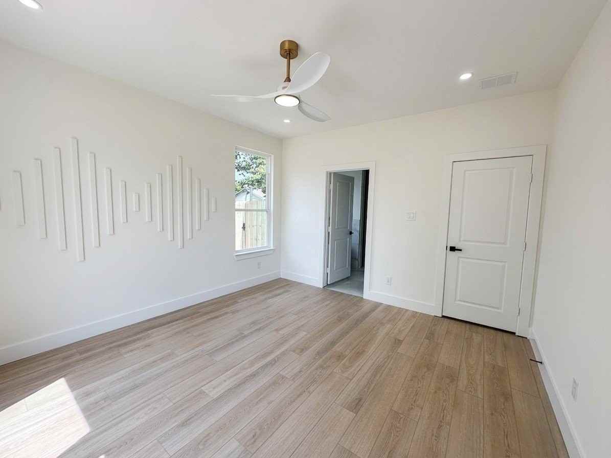 338 Texana St - Photo 3 of 14
