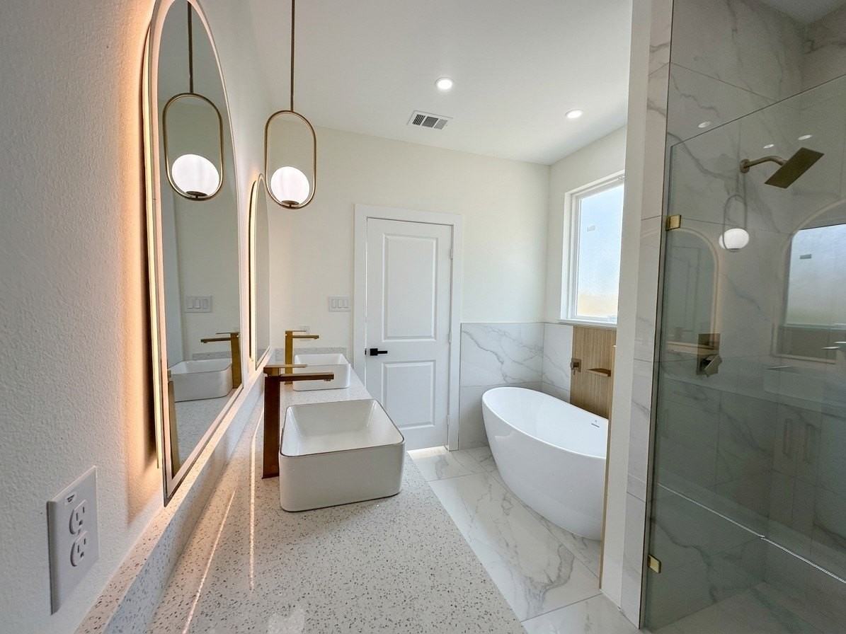 338 Texana St - Photo 5 of 14